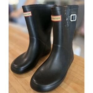Hunter Unisex Kids Short Silver Buckled Slip On Rubber Rain Boots Black‎ Size 2B